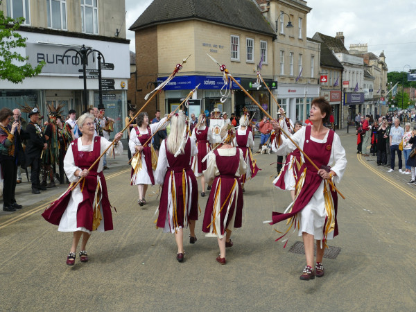 Chippenham Folk Festival with audience